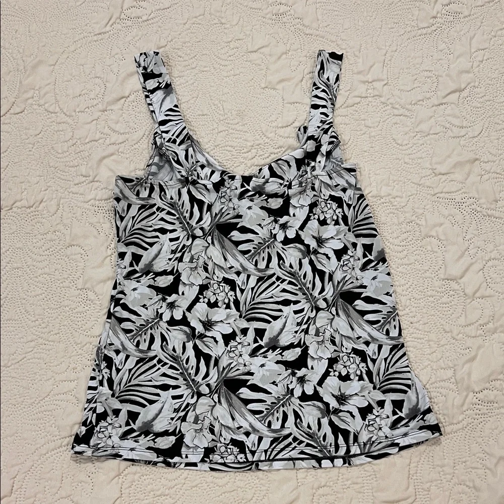 White House Black Market Black & White Floral Tank Top | Tropical Print | Size L - Picture 8 of 8